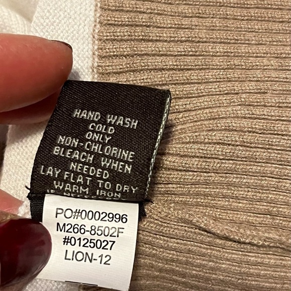 FEVER crew neck sweater multi neutral striping exposed back zipper. - Picture 5 of 6